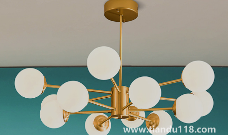 客廳燈應(yīng)該是什么形狀好看(客廳燈買多少瓦合適)(圖2) 客廳燈應(yīng)該是什么形狀好看2