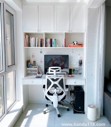 電腦桌放陽(yáng)臺(tái)會(huì)曬壞嗎(陽(yáng)臺(tái)放電腦桌怎樣避免太陽(yáng)曬)(圖2) 電腦桌放陽(yáng)臺(tái)會(huì)曬壞嗎2