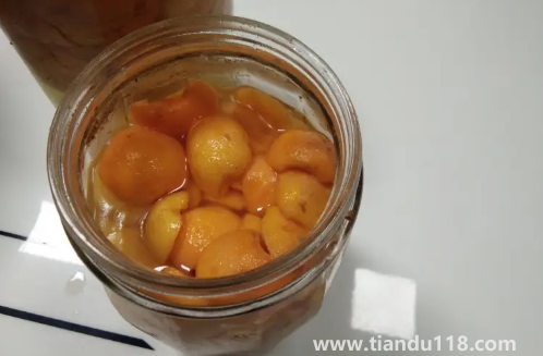 枇杷泡酒去皮好還是不去皮好（枇杷泡酒的制作方法匯總）