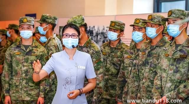 東部戰(zhàn)區(qū)首長(zhǎng)看展 事關(guān)登島作戰(zhàn)(對(duì)未來(lái)登島作戰(zhàn)提供寶貴經(jīng)驗(yàn))(圖3) 東部戰(zhàn)區(qū)首長(zhǎng)看展 事關(guān)登島作戰(zhàn)(對(duì)未來(lái)登島作戰(zhàn)提供寶貴經(jīng)驗(yàn))(圖3)