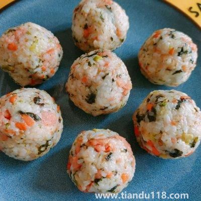 飯團的做法(飯團怎么做)(圖11) 飯團的做法(飯團怎么做)(圖11)