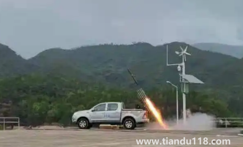 人工降雨會有轟隆隆的聲音嗎(人工降雨的水可以喝嗎)(圖2) 人工降雨會有轟隆隆的聲音嗎2