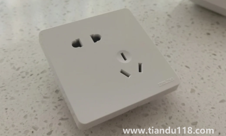 德力西開關(guān)插座和公牛的哪個好(網(wǎng)購德力西開關(guān)體驗)(圖2) 德力西開關(guān)插座和公牛的哪個好2
