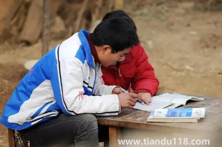 大學(xué)貧困資助一般一個(gè)班幾人20221