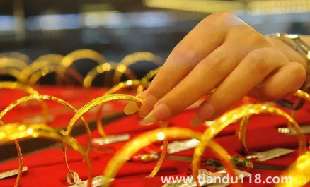 買五金女方媽媽一起去合適嗎(結(jié)婚為什么要準備五金)(圖2) 買五金女方媽媽一起去合適嗎2