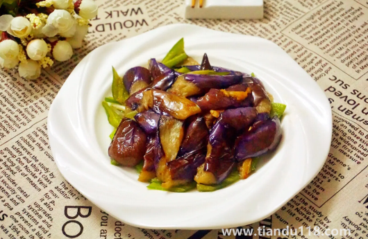 隔夜的蒜茄子能吃嗎(茄子怎么炒不吸油)(圖2) 隔夜的蒜茄子能吃嗎2