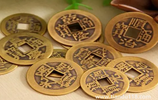 臥室門對門要掛五帝錢嗎（五帝錢可以正對大門掛嗎）