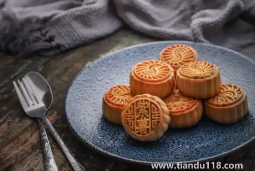 月餅在快遞過程中會不會變質(zhì)(吃月餅要注意什么)(圖2) 月餅在快遞過程中會不會變質(zhì)2