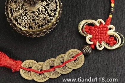 對門掛五帝錢是不是對自己不好（怎樣破解對門鄰居掛五帝錢）