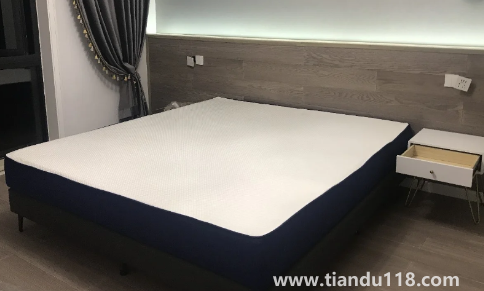 藍(lán)盒子床墊和慕思床墊哪個(gè)好(藍(lán)盒子床墊和慕思床墊怎么選)(圖2) 藍(lán)盒子床墊和慕思床墊哪個(gè)好2