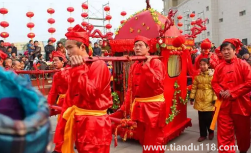 為什么新娘出嫁小孩子不能看(新娘送嫁人選有啥講究)(圖3) 為什么新娘出嫁小孩子不能看3