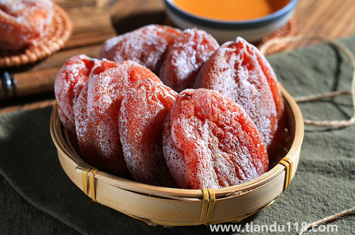 柿子和柿餅?zāi)膫€糖分高(柿子怎么做成柿餅)(圖2) 柿子和柿餅?zāi)膫€糖分高2