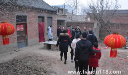 2023過(guò)年串門送油合適嗎(過(guò)年串門拿幾樣?xùn)|西)(圖2) 2023過(guò)年串門送油合適嗎2