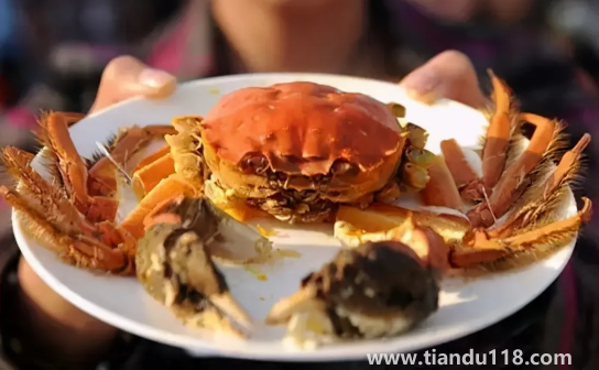 洗螃蟹為什么要放白酒(清潔螃蟹的注意事項(xiàng))(圖3) 洗螃蟹為什么要放白酒3