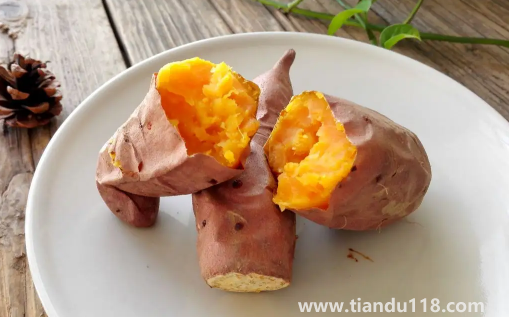 空氣炸鍋烤紅薯刷油還是不刷油好吃(空氣炸鍋怎么烤紅薯)(圖3) 空氣炸鍋烤紅薯刷油還是不刷油好吃3