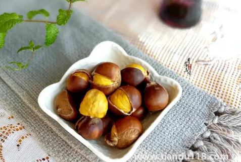 新鮮板栗水煮好還是蒸著吃好(生板栗怎么吃好)(圖3) 新鮮板栗水煮好還是蒸著吃好3