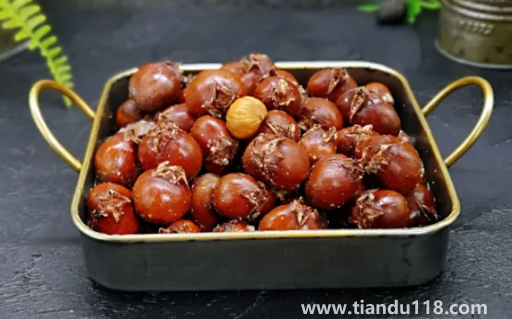 烤箱烤板栗需要錫紙包起來(lái)嗎(烤箱烤板栗的做法)(圖3) 烤箱烤板栗需要錫紙包起來(lái)嗎3