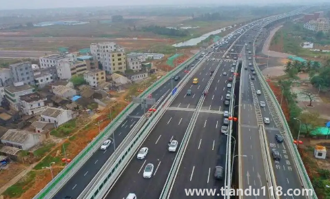 高速上扔?xùn)|西會被拍到嗎（高速上違章一般幾天能收到信息）