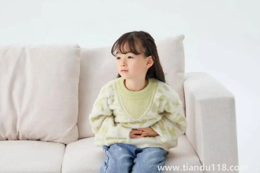 肚子有蛔蟲的癥狀有哪些(怎么預防肚子有蛔蟲)(圖2) 肚子有蛔蟲的癥狀有哪些2