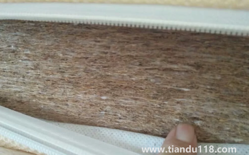 椰棕會(huì)不會(huì)生蟲(chóng)子(給孩子買(mǎi)硬棕墊要不要配一層乳膠)(圖3) 椰棕會(huì)不會(huì)生蟲(chóng)子3