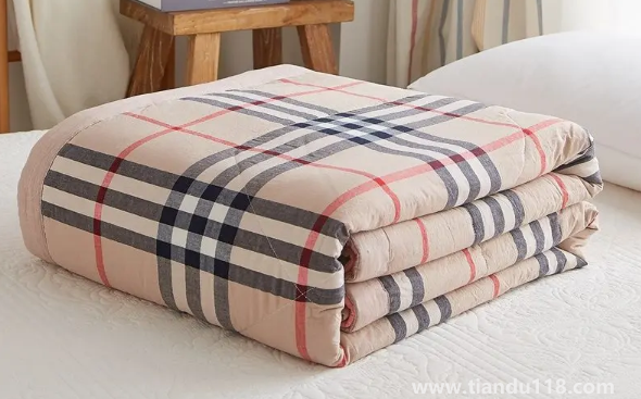 被子有靜電是不是質量不好(被子全是靜電怎么辦)(圖2) 被子有靜電是不是質量不好2