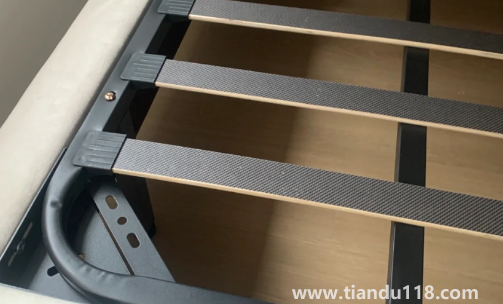 為什么排骨架間隙寬對(duì)床墊有影響(排骨架間隙大最簡(jiǎn)單辦法)(圖1) 為什么排骨架間隙寬對(duì)床墊有影響1