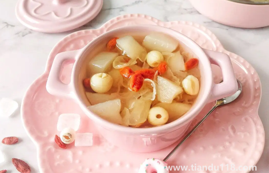 甘蔗煮水和梨子煮水哪個(gè)止咳效果好（甘蔗和梨一起吃有什么好處）