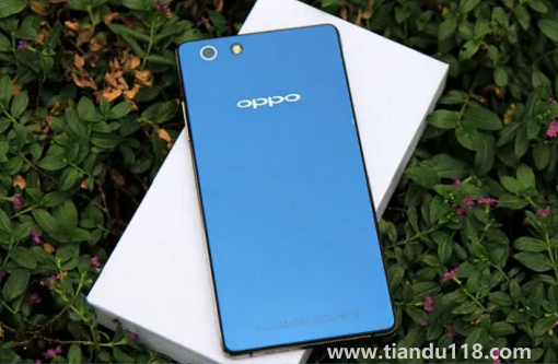 手機放在身上什么地方為好(天天玩手機怎么防輻射)(圖3) 手機放在身上什么地方為好3