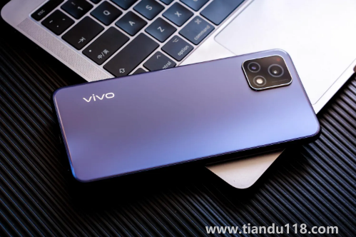 手機放在身上什么地方為好(天天玩手機怎么防輻射)(圖1) 手機放在身上什么地方為好1