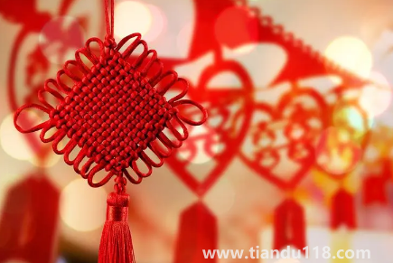 一進(jìn)門(mén)看見(jiàn)中國(guó)結(jié)好嗎(中國(guó)結(jié)適不適合掛在家中)(圖1) 一進(jìn)門(mén)看見(jiàn)中國(guó)結(jié)好嗎1