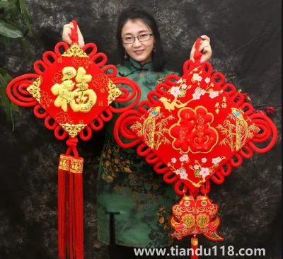 一進(jìn)門(mén)看見(jiàn)中國(guó)結(jié)好嗎(中國(guó)結(jié)適不適合掛在家中)(圖3) 一進(jìn)門(mén)看見(jiàn)中國(guó)結(jié)好嗎3
