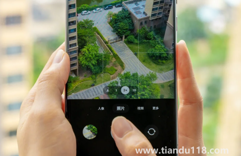 光學(xué)變焦10倍的手機(jī)有哪些(光學(xué)變焦和數(shù)碼變焦的區(qū)別)(圖2) 光學(xué)變焦10倍的手機(jī)有哪些2