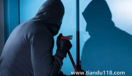 小偷進(jìn)屋偷吃過期食品死了誰負(fù)責(zé)3