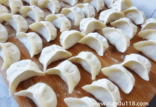 剛包好的餃子如何保存在冰箱(餃子能凍多久)(圖2) 剛包好的餃子如何保存在冰箱2