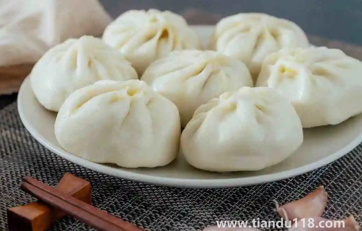 蒸包子全程大火嗎(蒸包子怎樣才能不塌陷)(圖2) 蒸包子全程大火嗎2