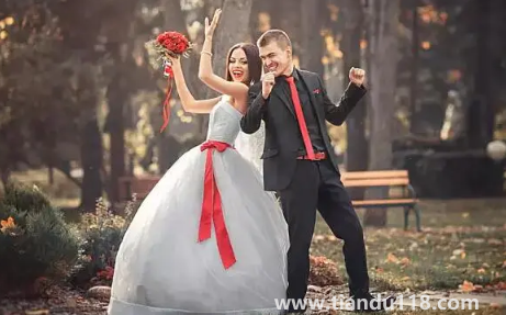 新郎好兄弟可以去接親嗎(新郎接親的注意事項(xiàng)有哪些)(圖3) 新郎好兄弟可以去接親嗎3