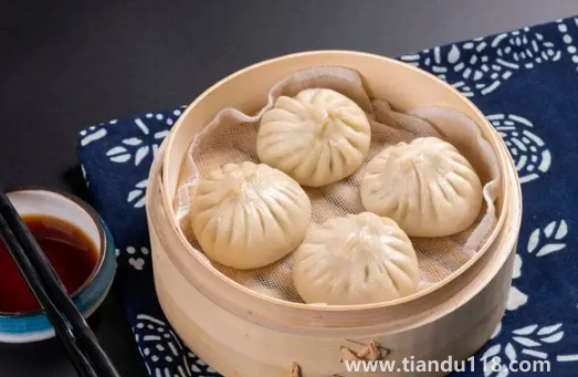 蒸包子時(shí)間長了會怎樣（包子一般蒸多久能熟）