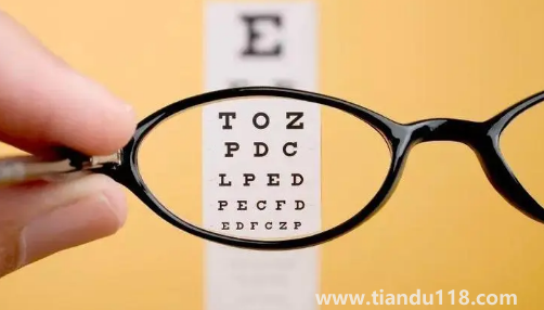 網上配眼鏡度數漲了怎么換鏡片3