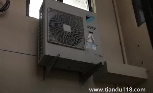 空調(diào)外機(jī)放置飄窗會漏水嗎3