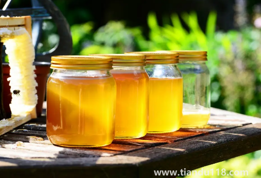 摻了白糖的蜂蜜會結(jié)晶嗎(什么樣的蜂蜜好)(圖2) 摻了白糖的蜂蜜會結(jié)晶嗎2