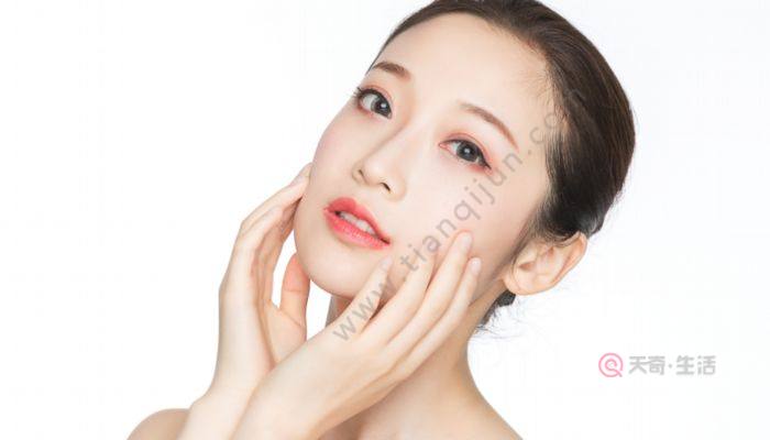 洋甘菊精華液對肌膚有哪些作用 洋甘菊精華液的護(hù)膚作用有哪些(圖4) 洋甘菊精華液對肌膚有哪些作用